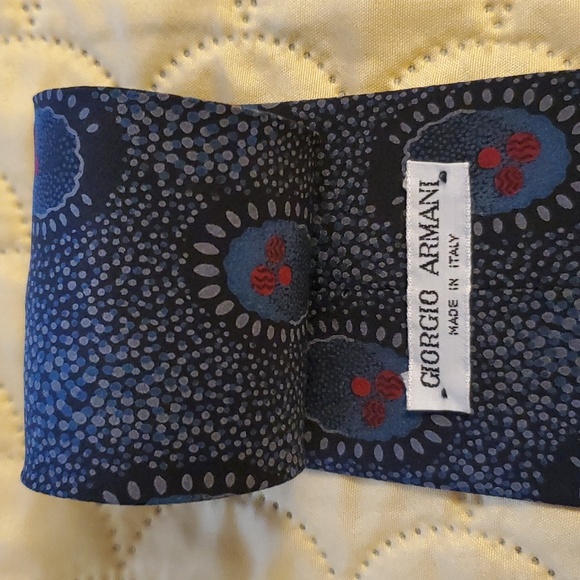 Men's Necktie - Picture 2 of 3